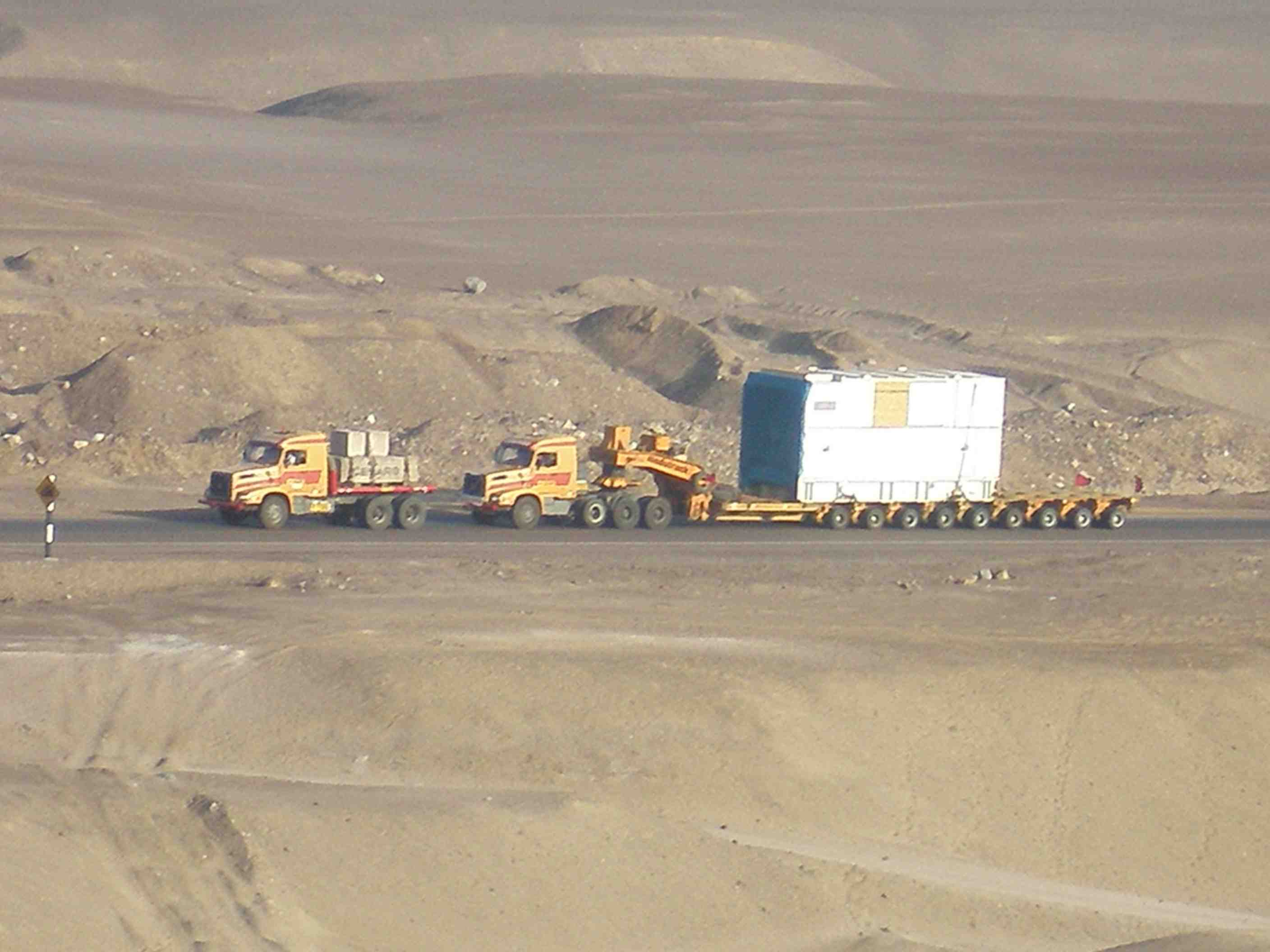 Transporte de Generador 101tons Mollendo-Pisco (2 Generadores 101tons c/u 2 Turbinas 97tons c/u)